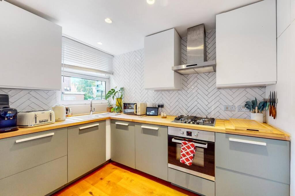 Charming 2-Bedroom Maisonette With Private Garden Лондон Екстер'єр фото